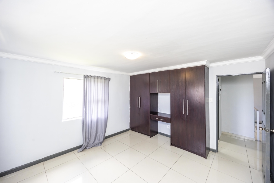 5 Bedroom Property for Sale in Sunnyridge Eastern Cape